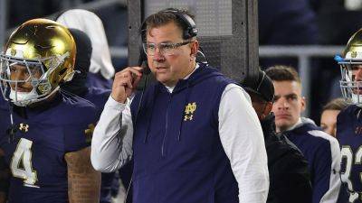 Sources - Notre Dame's Al Golden to return to Bengals as DC - ESPN