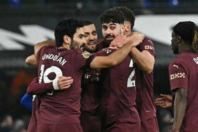Man City start tough run against Chelsea, Spurs aim to halt slide