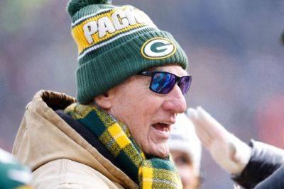 Bay - Craig T. Neslon Recounts Singing The National Anthem At Lambeau Field On 'Hot Mic' - foxnews.com - state Wisconsin - county Banner