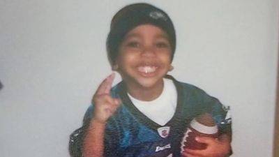 Old photo shows Jayden Daniels rocking McNabb Eagles jersey - ESPN