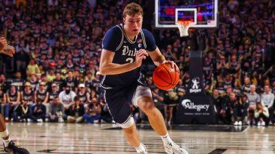 Jon Scheyer - Forbes - Duke survives scare at Wake Forest with switch to zone - ESPN - espn.com - county Winston - Salem
