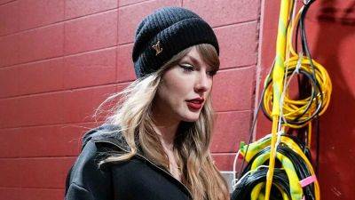 Travis Kelce - Louis Vuitton - Ashley Landis - Caitlin Clark - Chase Daniel - Taylor Swift arrives at Chiefs-Bills AFC Championship in black Louis Vuitton outfit - foxnews.com - Usa - state Indiana - county Buffalo - state Missouri