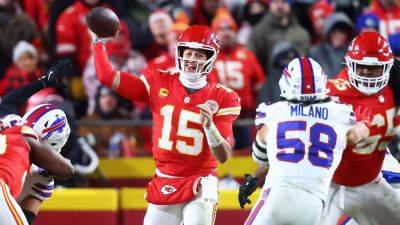 Chiefs outlast Bills to advance to third straight Super Bowl - ESPN