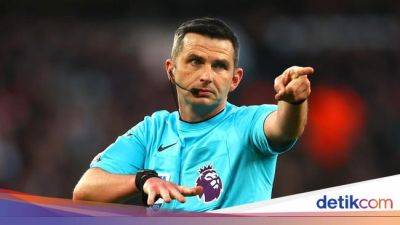 Michael Oliver - Matt Doherty - Liga Inggris - Wasit Michael Oliver Dapat Ancaman Pembunuhan, Polisi Turun Tangan - sport.detik.com