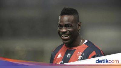Mario Balotelli - Patrick Vieira - Luigi Ferraris - Mario Balotelli Melempem di Genoa, Terancam Dibuang - sport.detik.com