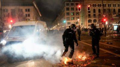 German officials call for illegal firework ban after five deaths and riots