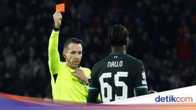 Arne Slot - Debut Horor Amara Nallo: 4 Menit Langsung Kartu Merah! - sport.detik.com - Liverpool