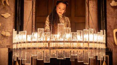 Director Jennifer Tang on theatre in 2025, gender-swapping and her 'slightly bonkers' Cymbeline - euronews.com - Britain