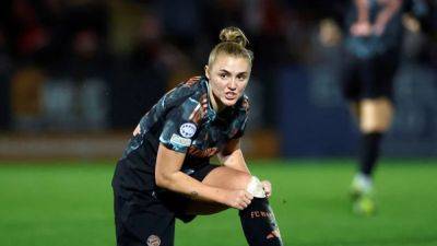 England's Stanway out for 'several months' after knee surgery