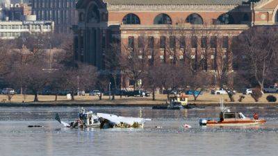 14 linked to figure skating were on crashed airplane in D.C. - ESPN - espn.com - Usa - state Kansas - area District Of Columbia