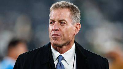 Travis Kelce - Troy Aikman - NFL legend Troy Aikman says league 'owes' it to fans to get officiating issues fixed amid drama - foxnews.com - state New Jersey - county Rutherford - county Rich