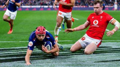 Clinical France wallop wretched Wales on Antoine Dupont's return