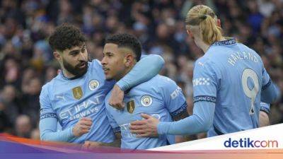 Erling Haaland - Vladimir Coufal - West Ham United - Rico Lewis - Turun Minum, Man City Ungguli West Ham 2-0 - sport.detik.com
