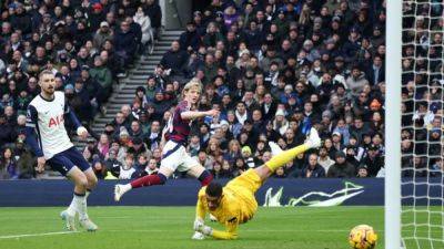 Arsenal and Chelsea both drop points, Newcastle's surge continues
