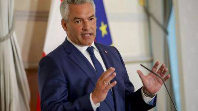 The Austrian Chancellor Karl Nehammer resigns after talks on forming a government collapsed
