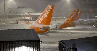 All Manchester Airport delayed and cancelled flights amid major snow disruption on Sunday, January 5 - manchestereveningnews.co.uk