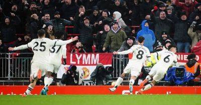 Manchester United dig deep to draw with Liverpool in Anfield thriller