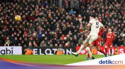 Bruno Fernandes - Harry Maguire - Joshua Zirkzee - Liga Inggris - Andaikan Sepakan Maguire Tak Melayang... - sport.detik.com