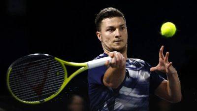 ATP roundup: An upset in Adelaide, a day for the ages in Auckland