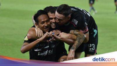 Persib Tak Terkalahkan di Separuh Pertama Liga 1 2024/2025