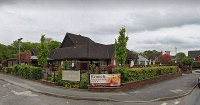 Christmas Eve - Women suffer broken wrist and fractured knee as man glassed over the head in Christmas Eve pub brawl - manchestereveningnews.co.uk - county Holmes