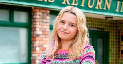Coronation Street's Betsy star told 'well said' as she hit back at famous star's 'acting school' jibe