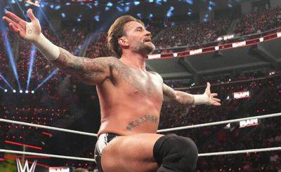 Seth Rollins - Drew Macintyre - John Cena - Liv Morgan - Watch: Hollywood Meets WWE - Golden Globe Winner Fanboys Over CM Punk - sports.ndtv.com