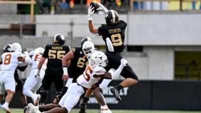 Eli Stowers, all-SEC TE, to return to Vanderbilt for 2025 season - ESPN