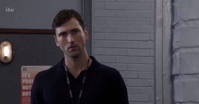 Coronation Street fans 'rumble' Kit Green will kill as they 'have a feeling' amid multiple exits