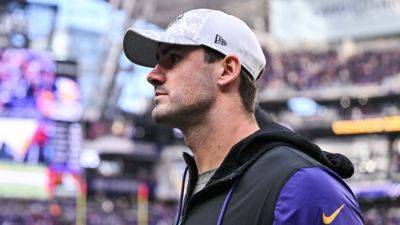 Vikings considering Daniel Jones as backup QB in playoffs - ESPN