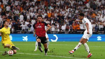 Real outclass Majorca to set up Clasico Super Cup final