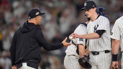 Yankees' Boone defends pulling Fried as bullpen fumbles Game 1 - ESPN