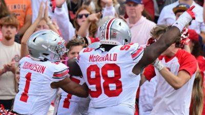 Ohio State Buckeyes dominant again, handle Illinois Illini - ESPN