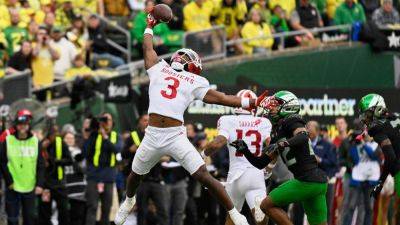 No. 7 Indiana topples No. 3 Oregon to stay unbeaten - ESPN