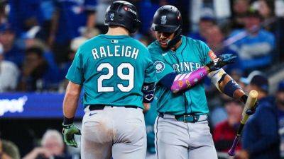 Mariners shut down Blue Jays' bats to steal Game 1 of ALCS - ESPN
