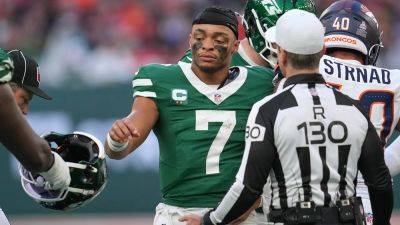 Carolina Panthers - Denver Broncos - Aaron Glenn - Jets' Aaron Glenn gets into testy exchange with reporter over Justin Fields' status as QB1 - foxnews.com - New York