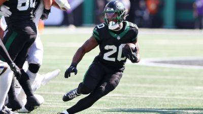 Denver Broncos - Aaron Glenn - Garrett Wilson - Jets' Aaron Glenn reiterates he doesn't want Breece Hall traded - ESPN - espn.com - New York - state New Jersey - county Park