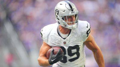 Raiders TE Brock Bowers doubtful; WR Jakobi Meyers questionable - ESPN