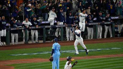 Eugenio Suárez's late grand slam puts M's one win away from Series - ESPN