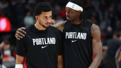 Damian Lillard - Deandre Ayton - Trail Blazers extend Shaedon Sharpe, Toumani Camara, agents say - ESPN - espn.com - county Bucks
