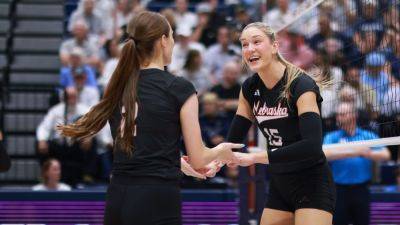 Women's College Volleyball Bracketology: 2025 NCAA tournament predictions - ESPN