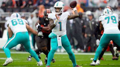 Mike Macdaniel - Quinn Ewers - Dolphins' McDaniel sticks with Tagovailoa as QB, expects less INTs - ESPN - espn.com - county Miami - county Brown - county Cleveland - county Garden