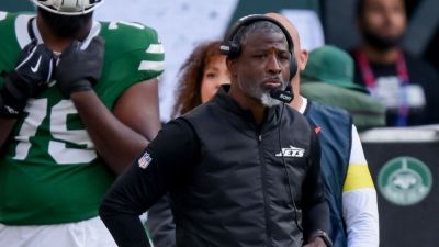Jets' Glenn says he knows who QB1 will be, but keeping it secret - ESPN