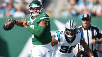 Justin Fields shrugs off Jets owner Woody Johnson's criticism - ESPN