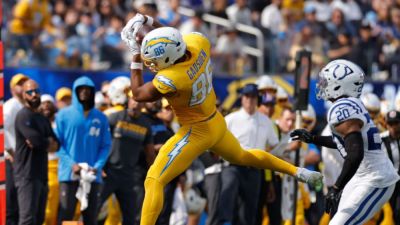 'Ride the pine!': Oronde Gadsden II benched by father despite 29.4 points - ESPN