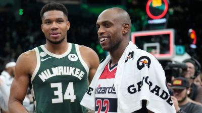 Khris Middleton appreciative of reception in Milwaukee return - ESPN