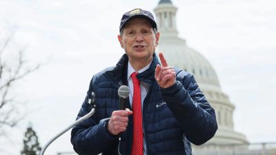 Oregon Sen. Ron Wyden reacts to FBI probe involving Trail Blazers coach Chauncey Billups: 'Very sad day'