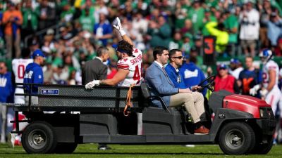 Giants RB Cam Skattebo carted off with serious ankle injury - ESPN
