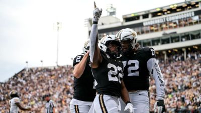 Vanderbilt inches up to No. 9 in AP Top 25; LSU drops out - ESPN
