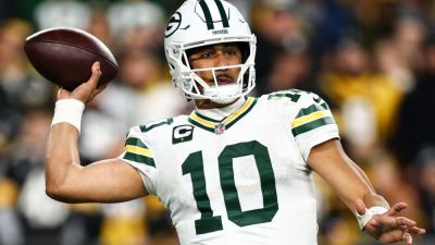'Up-and-coming' Jordan Love stars as Packers defeat Steelers - ESPN